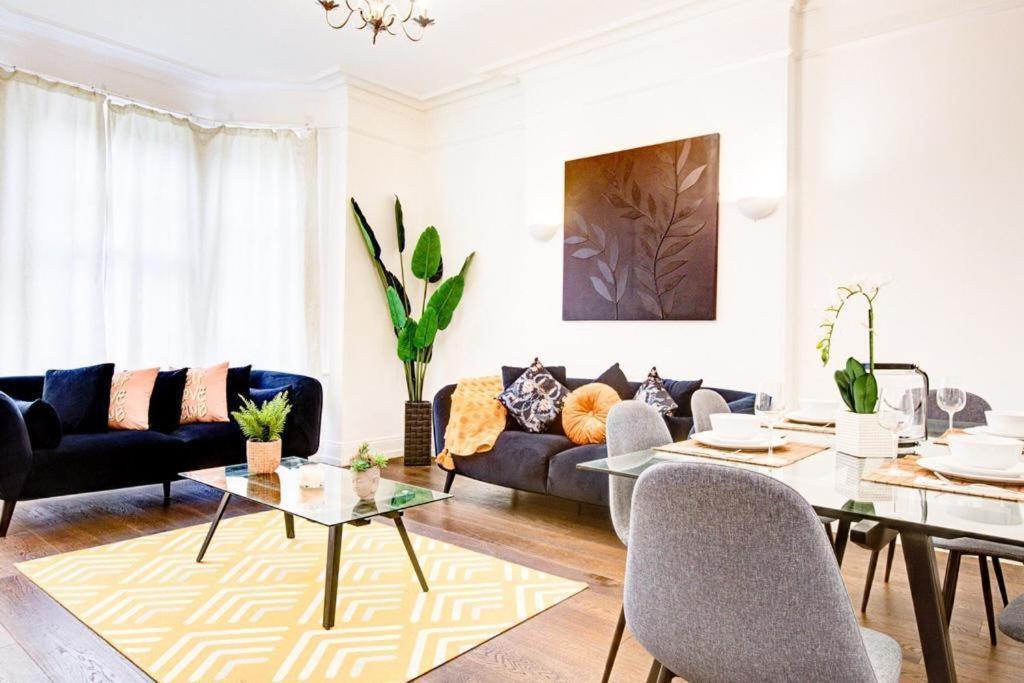 Beautiful Family Near Oxford Street Villa *